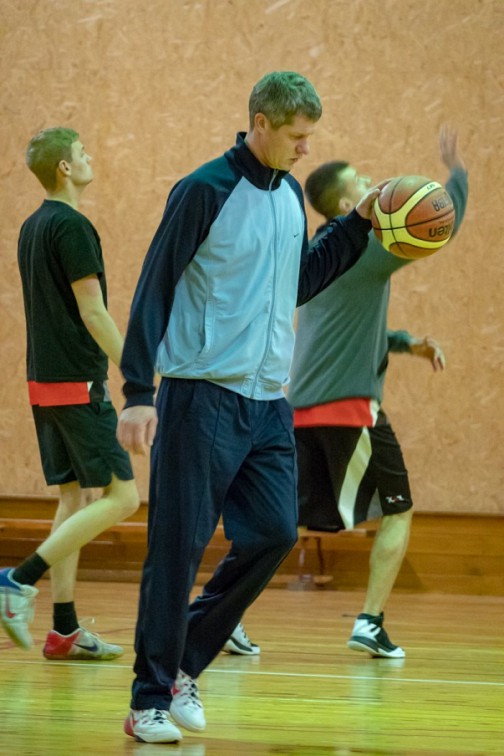 Mindaugas Stoškus po rimto apšilimo buvo sunkiai sustabdomas rungtynių metu.